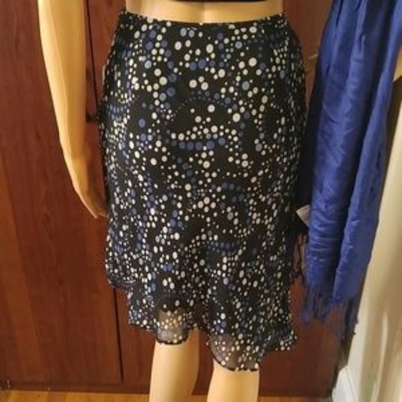 Black and blue circle print skirt size 0P - Picture 3 of 7